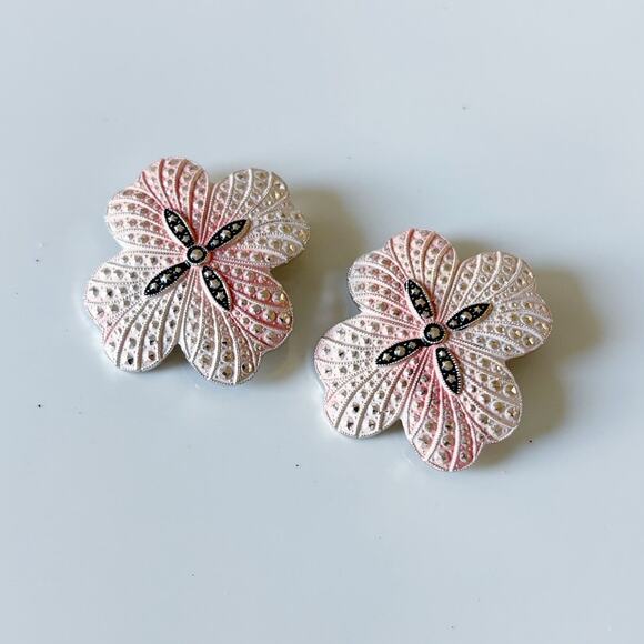Vintage 1980s Flower Clip On Earrings Pink - Picture 2 of 9